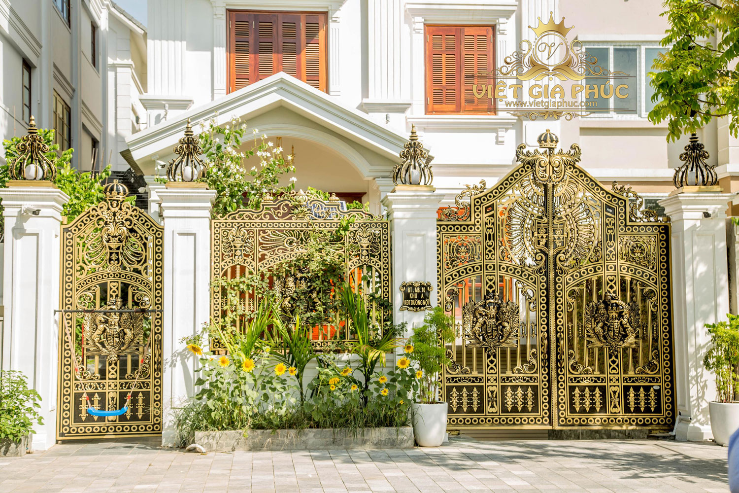 cổng nh&ocirc;m đ&uacute;c