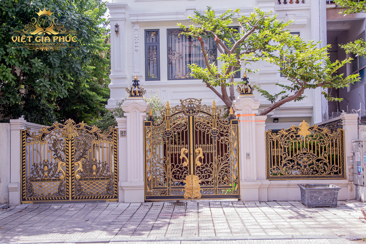 cổng nh&ocirc;m đ&uacute;c