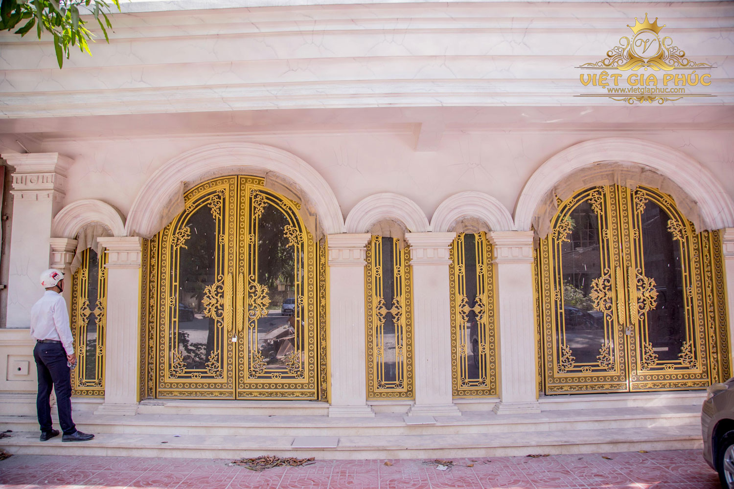 cổng nh&ocirc;m đ&uacute;c