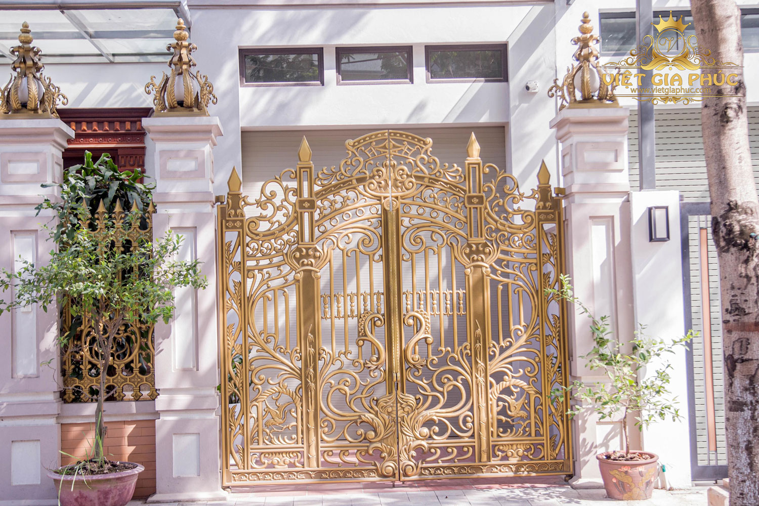 cổng nh&ocirc;m đ&uacute;c