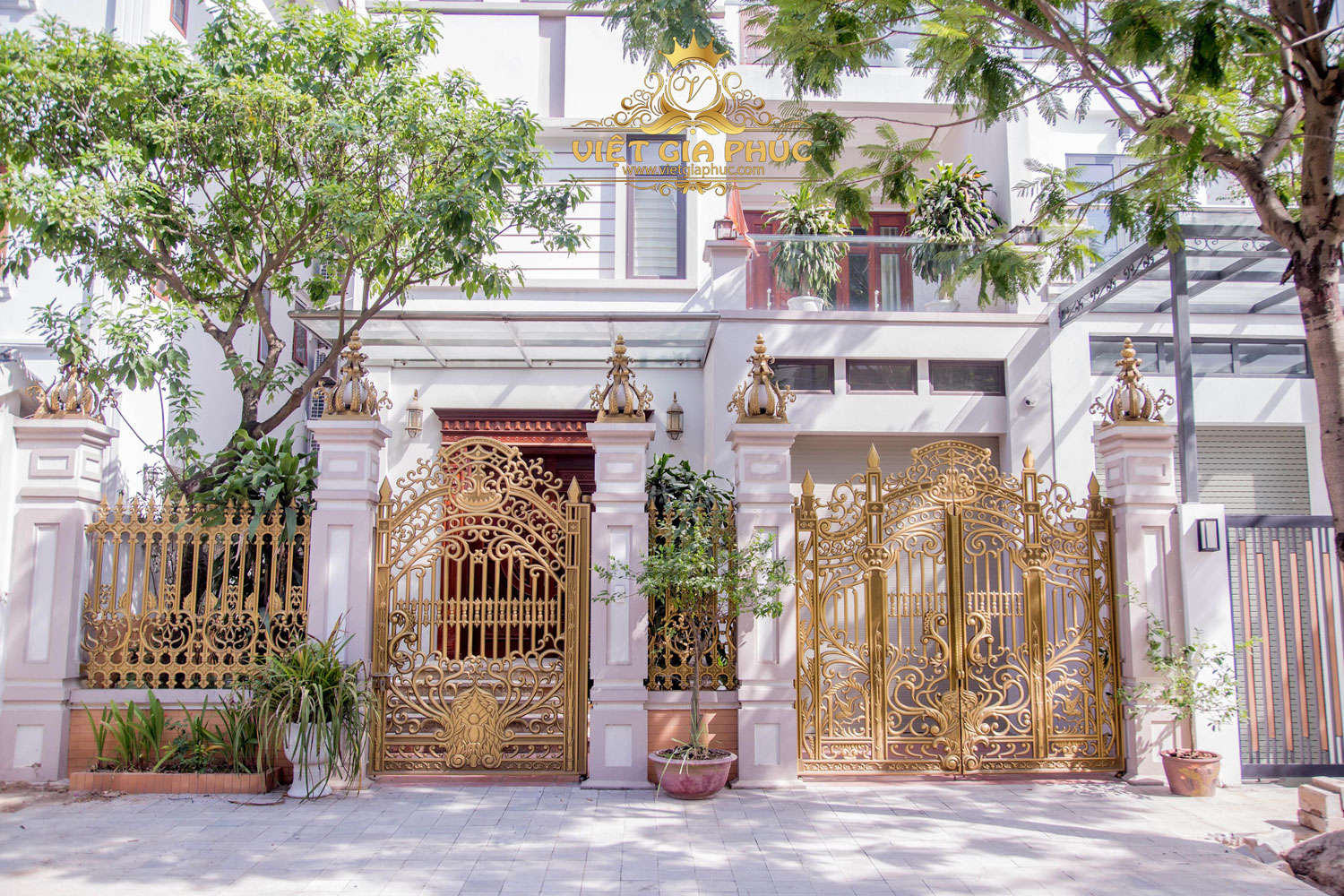 cổng nh&ocirc;m đ&uacute;c