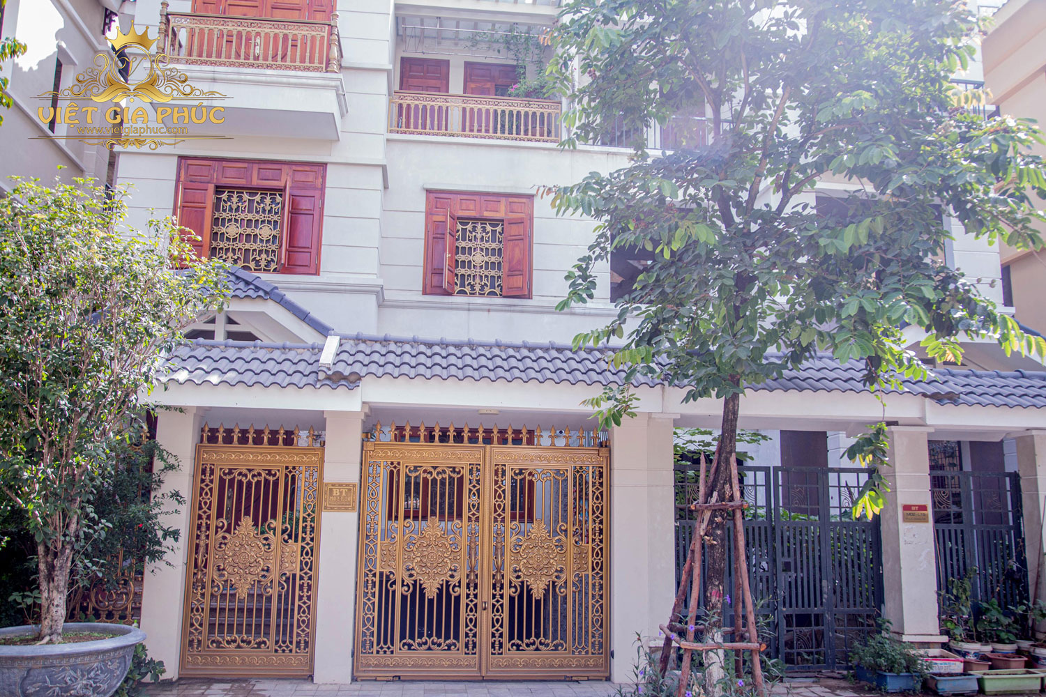 cổng nh&ocirc;m đ&uacute;c