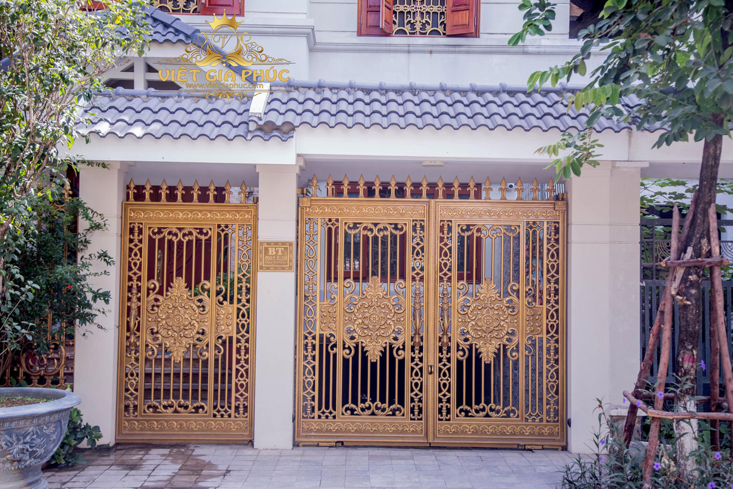 cổng nh&ocirc;m đ&uacute;c