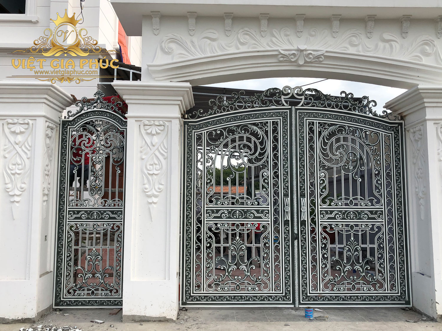 cổng nh&ocirc;m đ&uacute;c