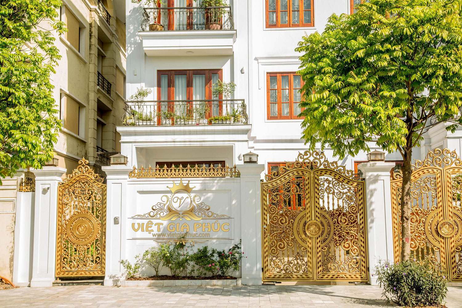 cổng nh&ocirc;m đ&uacute;c