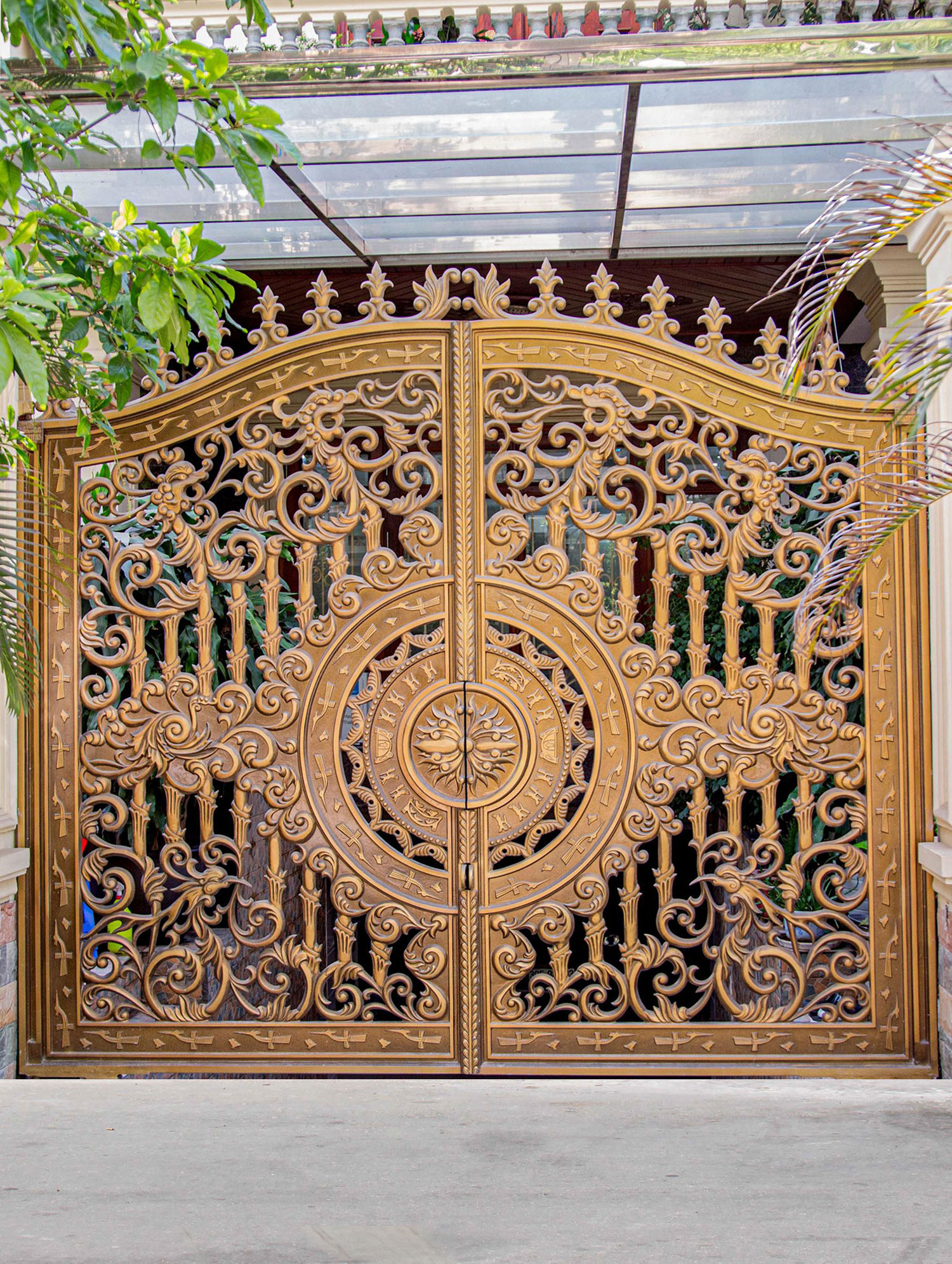 Cổng nhôm đúc tứ linh