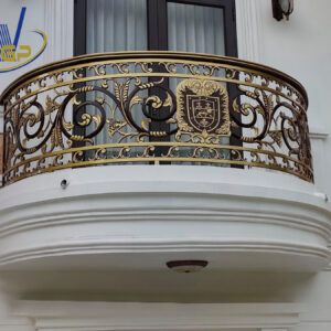 ban-cong-nhom-duc-logo-su-tu-02